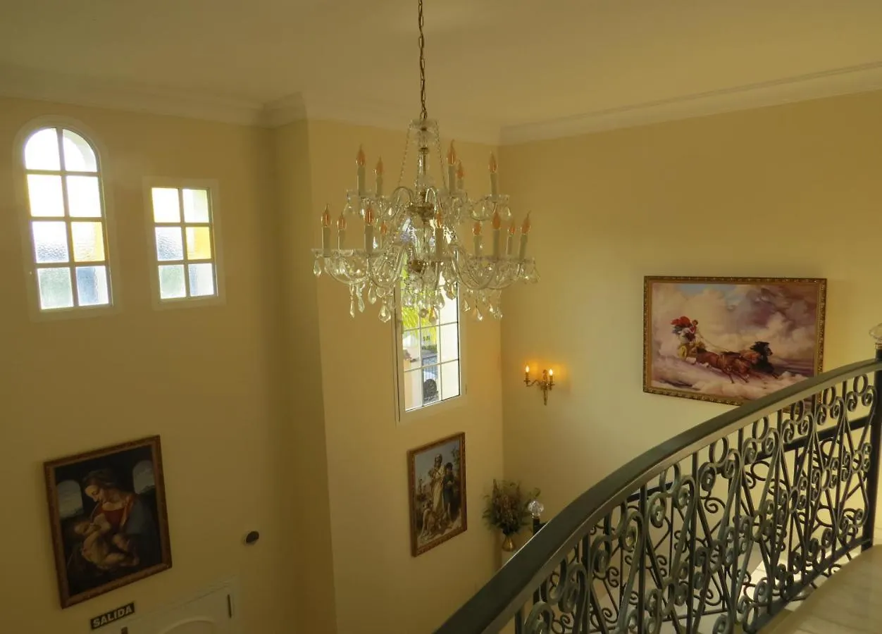 Villa Spacious 700M2 Villa, Golfers Paradise. Santa Fe de los Boliches
