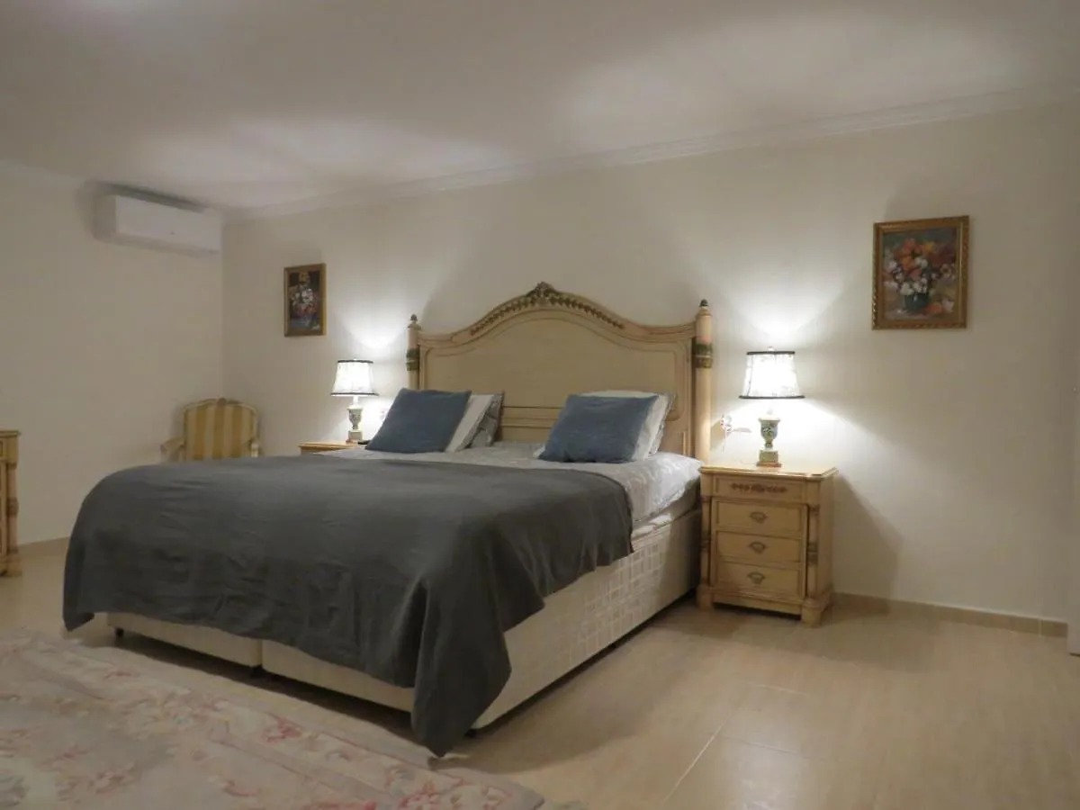 Spacious 700M2 Villa, Golfers Paradise. Santa Fe de los Boliches