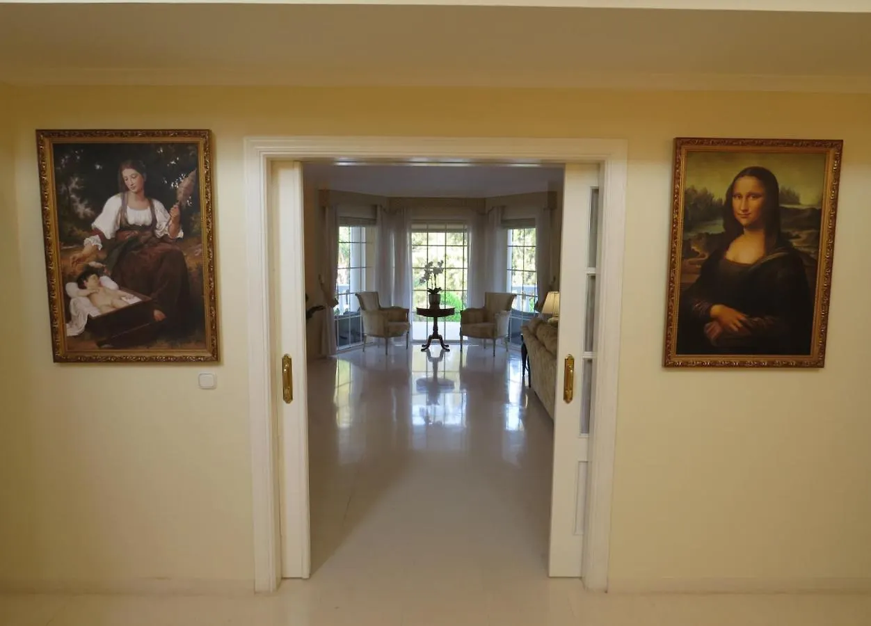 Spacious 700M2 Villa, Golfers Paradise. Santa Fe de los Boliches Villa
