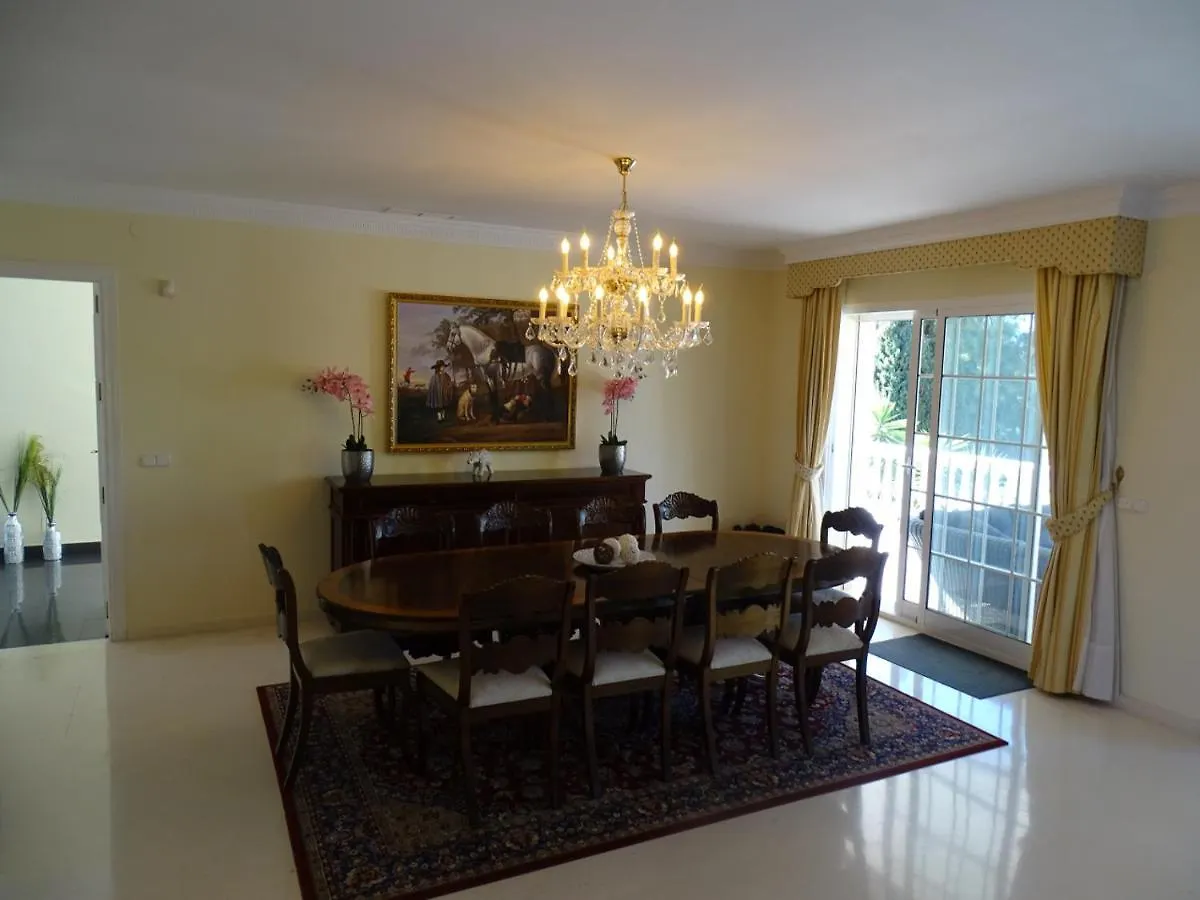 Spacious 700M2 Villa, Golfers Paradise. Santa Fe de los Boliches